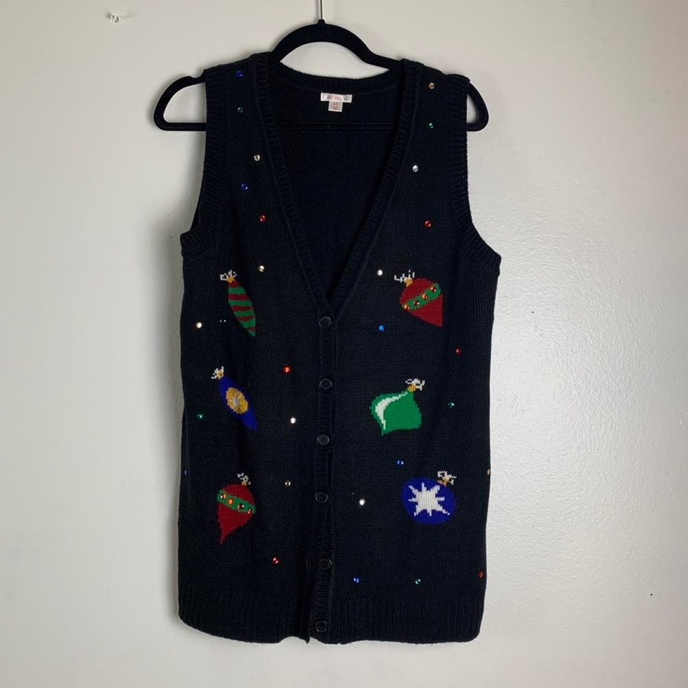 XHILARATION CHRISTMAS HOLIDAY SWEATER VEST